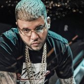 farruko-trapxficante-press-2017-750x594.jpg