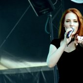 Simone Simons