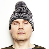 billy-corgan-smashing-pumpkins-saenger-zum-ersten-mal-vater-jpg--article-image-33109590-.jpg