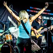 Emma Jonson - Live 1