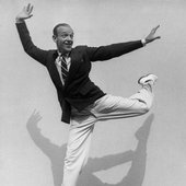 Fred Astaire by Martin Munkacsi.jpg