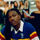 “Il faut connaître les compétences de chaque artiste. J’ai appris autant des jeunes que des grands noms.” Retrouvez l’interview #GQHYPE de @tiakola et plus de photos sur le lien dans la bio.“You have to k (1).jpg