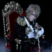 「Symphony of The Vampire」