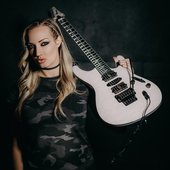 Nita Strauss