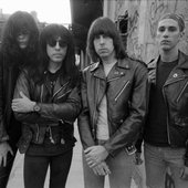 60_best-Ramones-posed-on-Street_web_v3.jpg
