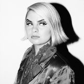 B&W