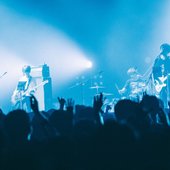 Les Misé blue tour