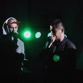 ▲