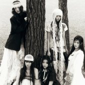 ILLIT 'bomb' Concept Photo (STAR BOMB Ver.)