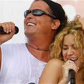 Shakira & Carlos Vives in Gran Concierto por la Paz