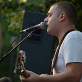Ian Sings