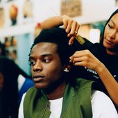 “Il faut connaître les compétences de chaque artiste. J’ai appris autant des jeunes que des grands noms.” Retrouvez l’interview #GQHYPE de @tiakola et plus de photos sur le lien dans la bio.“You have to know .jpg