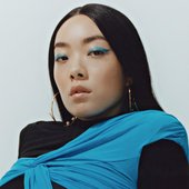 Rina Sawayama, Kinfolk