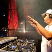 Max Vangeli