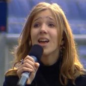 Alina Schmidt (15.11.09 - Abschiedsfeier Robert Enke AWD-Arena)
