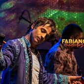 Fabiano Medeiros no show "Tropicália é Preciso!"