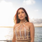 Priscila Senna para o clipe de “Espero Que Seja Feliz”, 2024.