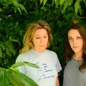 Martha Wainwright and Lucy Wainwright Roche