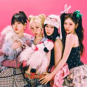 Japan Debut Single 〖Hot Mess〗