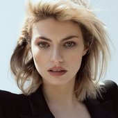 Lola Lennox banner.jpg