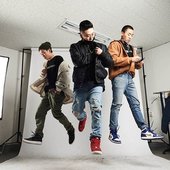 holmes-crew-02.jpg