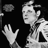 Eduard Khil performing