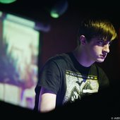 perturbator-mamafestival-le-divan-du-monde-paris-france-2015-074.jpg