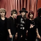 119510-amaoto-no-senritsu-group-photo.jpg