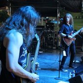 Ravehorn live