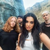 https://www.instagram.com/p/Ch-GRNgqyy-/