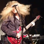 Szabi - Lead Vocals & Guitars