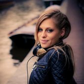 Nora En Pure