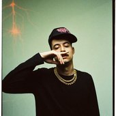 https://www.instagram.com/gloosito/