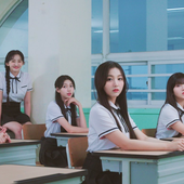 Broken Clock Class Concept Photo