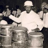 Pello-el-Afrokan_Percusionista_Mozambique.jpg