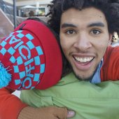 Notso Huggin'