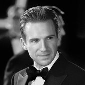 rate-ralph-fiennes-young-v0-lmfeguvm1h9a1.jpg