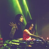 Anna Lunoe & Nina Las Vegas - DJing