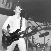 Con, Gareth live in Paris 1984 ish