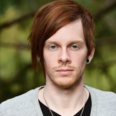1200px-Nick_Pittsinger_in_2014.jpg