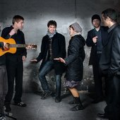 promo two men