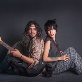SASHA & QAYA