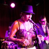 Ginger Leigh live at Momo's