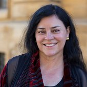 diana-gabaldon-author-on-day-2-of-the-ft-weekend-oxford-news-photo-1639425266.jpg