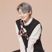 굿덕 (GOOD DUCK) x 터치드 (TOUCHED) Photoshoot Ver. B - 윤민(YunMin)