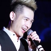 20161230-lan-dau-tien-ha-long-co-le-hoi-dem-nguoc-chao-nam-moi-2017-1.jpg