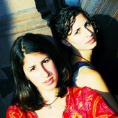 Ari & Mia