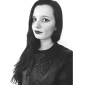 yasmim_albano 的头像