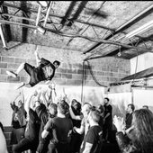 Stage Dive!!