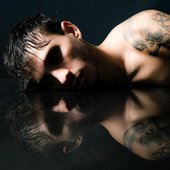 Italian artist Dennis, for his new single "Un altro nome".